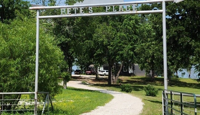 Private 75-acre Retreat! 3 Bed/2 Bath, ponds, Kid Cave, and endless scenery!