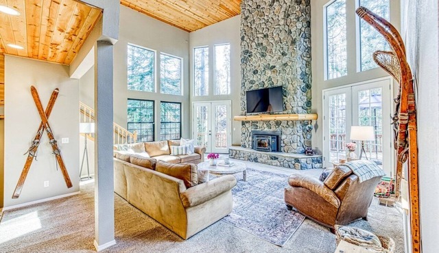 Private A/C Playset Zip-Line Huge Deck Firepit