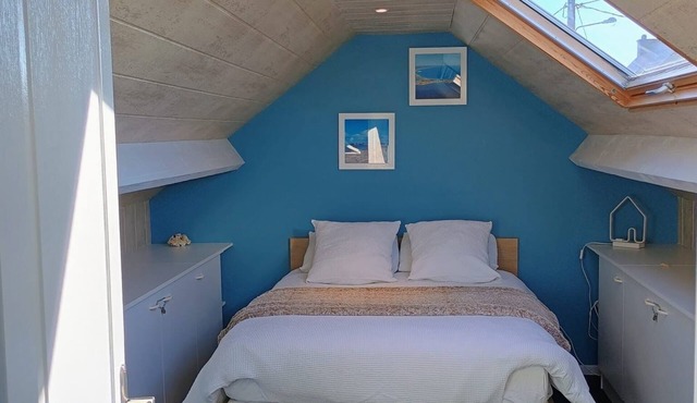 Private accommodation 50 m from the beach