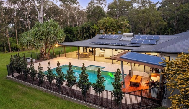 Private acreage retreat by the lake | Close to Noosa & Sunshine Coast beaches