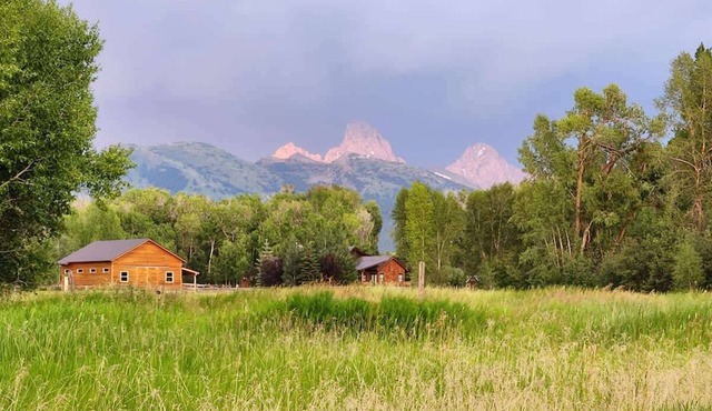 Private Acreage - Teton Meadow Grand View Cabin
