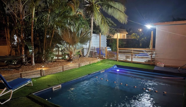 Private All Inclusive - Coconut Trail Resort with Pool, hot tub & Brunch,