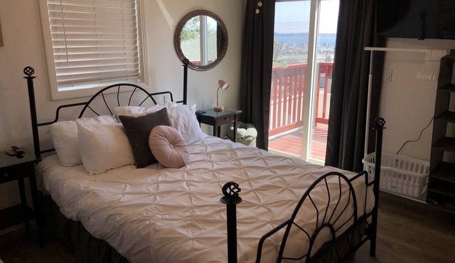 Private, ALL-NEW boho studio in the heart of SD, Book 4 weeks get 2 free!