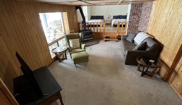Private all season cottage on the majestic Madawaska River!