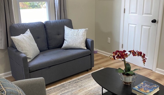 Private and cozy - 2BR Retreat 10 mins to EWR - 35mins to NYC