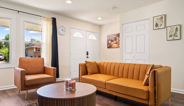 Private and Cozy 3 BEDR+2 BTH Single Fam Home