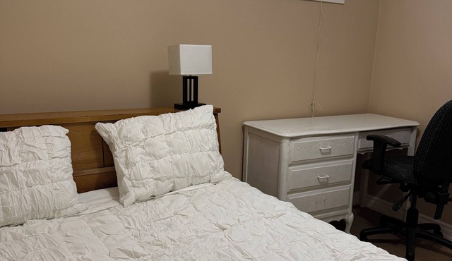 Private and cozy apartment near Pearson International AirPort in Mississauga.