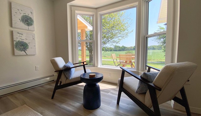 Private and cozy home - a short walk from the picturesque Halls Harbour hamlet