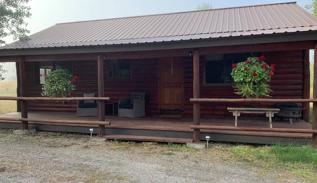 Private and Cozy Guesthouse! Very Selective Booking! Sleeps 4!