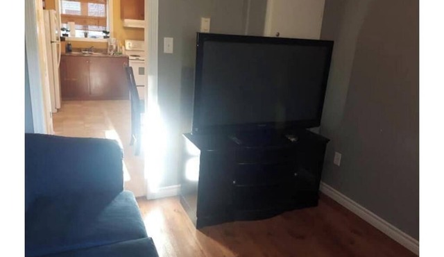 Private and cozy one bedroom sanctuary few minutes from the Airport