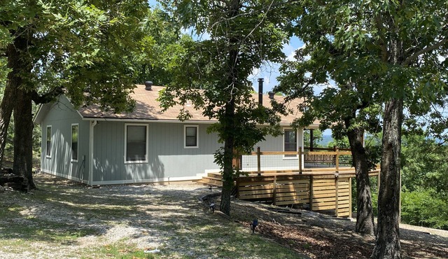 Private and Peaceful Cabin & Studio Near Lake Tenkiller -Sleeps 10