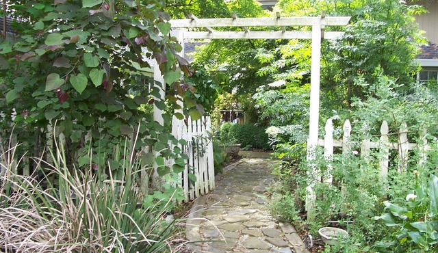 Private And Quiet Country Folsom Lake, Riding Trails & More!