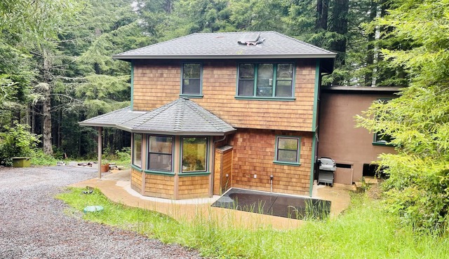Private and serene new home in the Redwoods of Humboldt County.