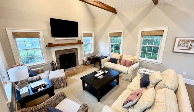 Private and spacious house with great outdoor space on Polpis bike path