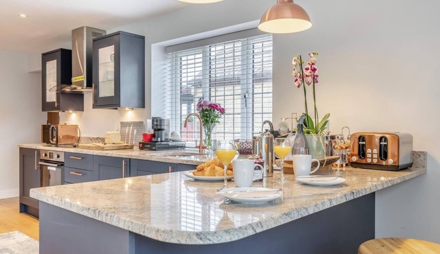 Private and Unique Cottage Close to Sheffield