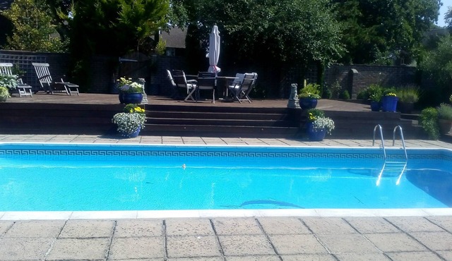 Private Annex With Heated Swimming Pool