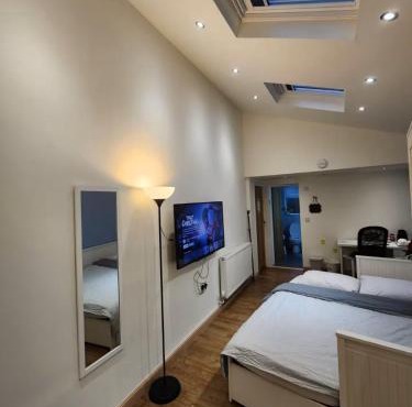 Private Annexe in Cheadle near Manchester Airport