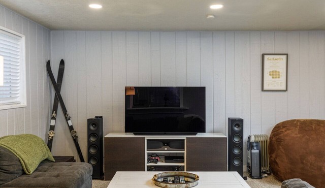 Private Apartment Near Canyons | King Bed + Full Kitchen + BBQ