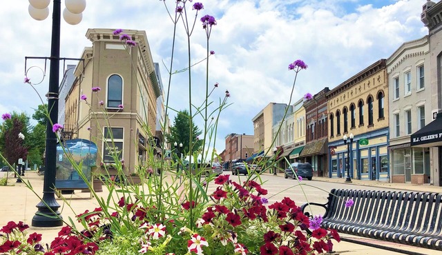 Private Apartment in Historical Downtown Hillsdale