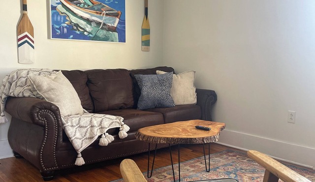 Private Apartment in beautifully restored building on The Livingston Square.