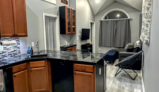Private Apartment next to Airport!