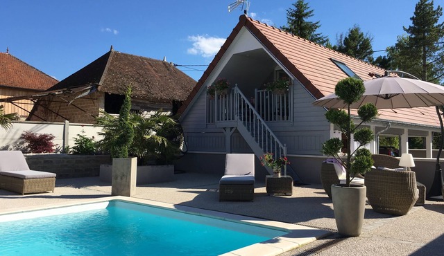 PRIVATE APARTMENT TERRACE SWIMMING POOL BED & BREASFAST