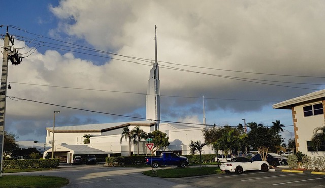 Private apt close to the beach and malls