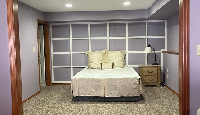 Private apt/in-law suite in Swansea, IL. Long term rental only: 6-12 months.