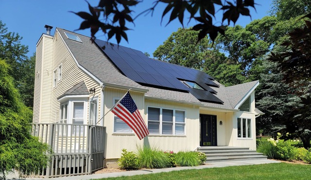 Private area House with a natural pond between the north fork and the Hamptons