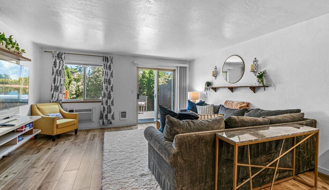 Private Ashland Townhouse