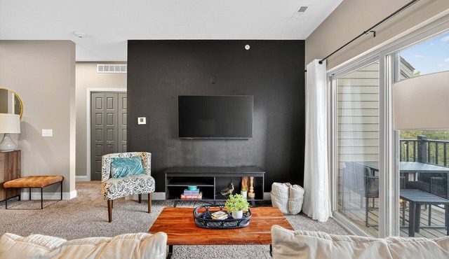 Private Attached Garage | King Bed | No Stairs