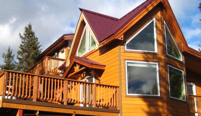Private Awesome Views Centrally Located Custom Chalet