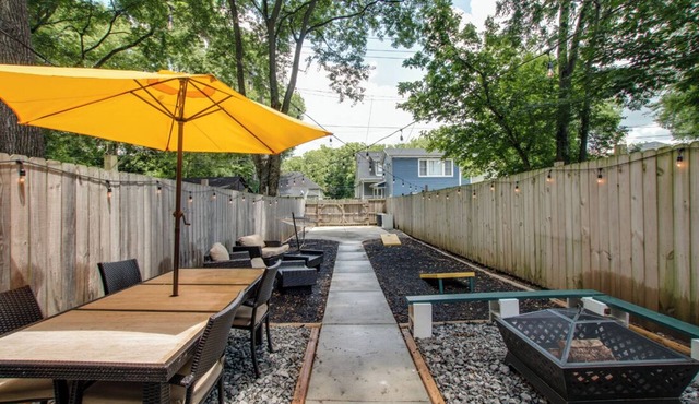 Private Backyard 2mi to Downtown