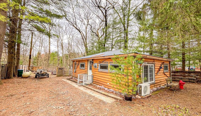 Private,backyard BBQ,campfire, kayak,fish,Wis Dells,UTV,hike,winery,swim,pets,