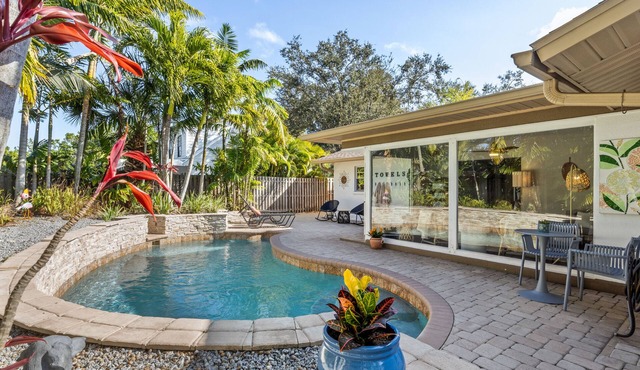 Private Backyard w/Heated Pool Near Anna Maria Island & Siesta Key Beaches!