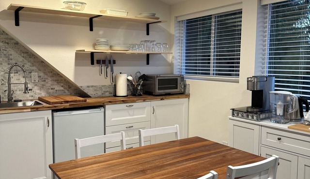 Private Bainbridge Studio - Walk to Ferry & Beach