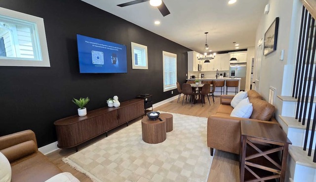 Private Balcony | 9 Min to Duke | 8 to Downtown