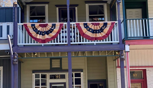 Private Balcony Overlooking Washington St in Downtown Sonora - Free Parking