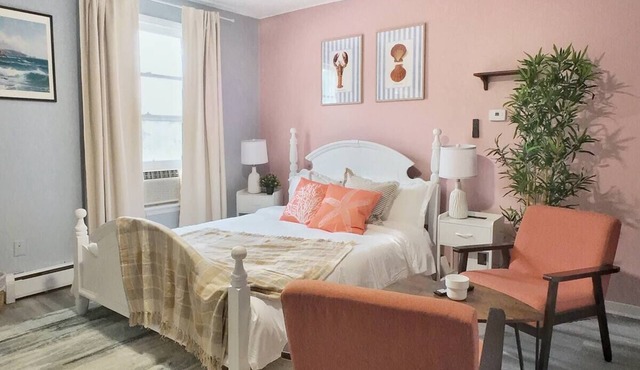 Private Balcony View Riverside Walk Prime Downtown