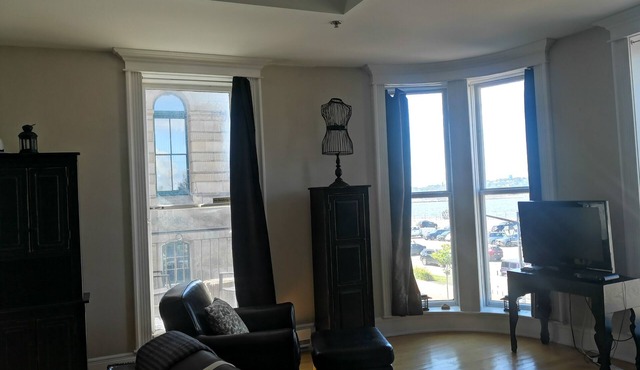 Private balcony with harbour view 2nd floor.