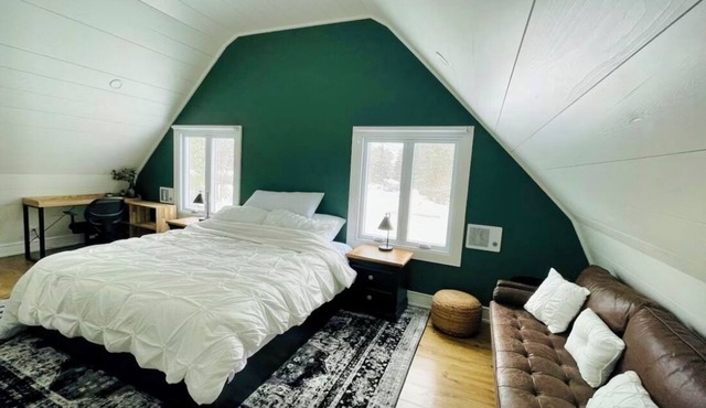 Private Barn Loft w/King Bed | Cozy Forest Escape