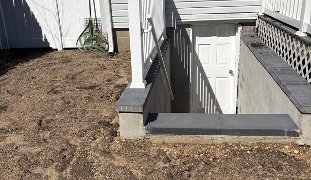 Private basement walkout in welcoming Huntington Station perfect for your stay