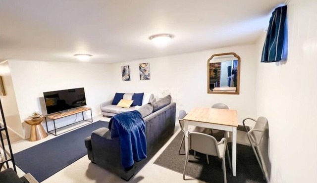 Private basement Apartment