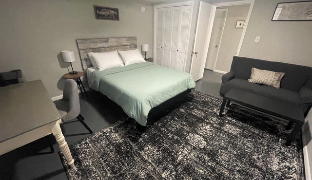 Private Basement Room Pet Friendly Fenced Yard