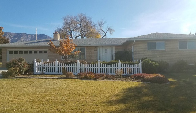 Private Basement Apartment In Quiet Neighborhood