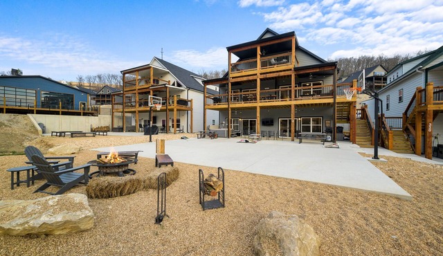 Private Basketball Court/Hot Tub-Community Pools