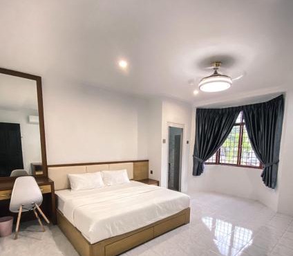 Private Bathroom in King Room Bukit Mertajam Alma Impian