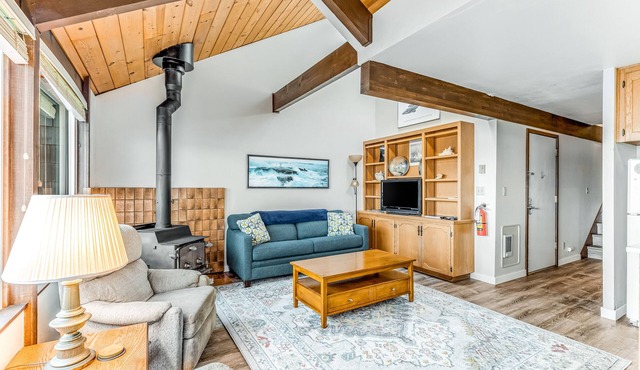 Private Bayfront Home with Fishing Dock - Dogs Welcome