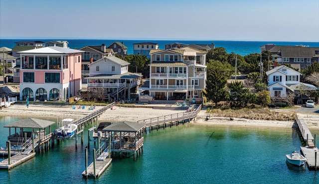 Private Beach, Outdoor Kitchen, Bring your Boat to this Wrightsville Gem!