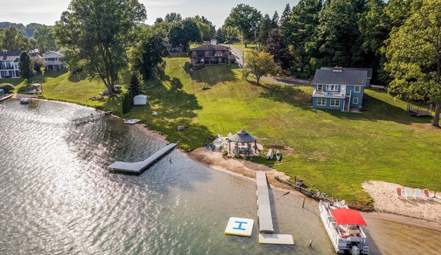Private Beach, 3,000 Sq Ft: Murray Lake Retreat!